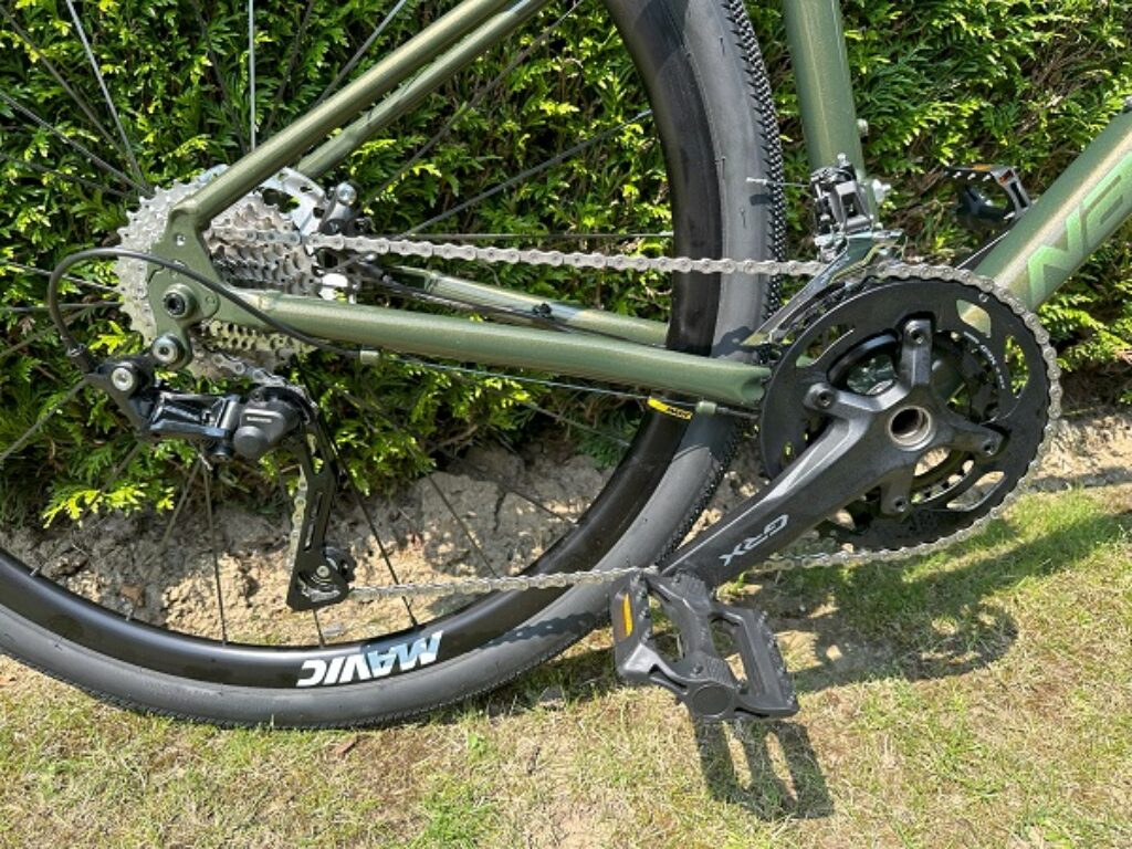 La transmission (groupe Shimano GRX400) du vélo gravel